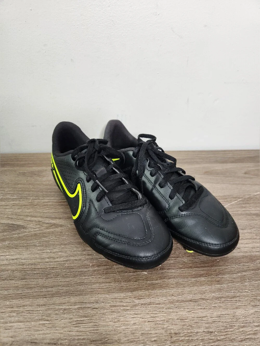 Nike Tiempo Legend 9 Youth Soccer Cleats